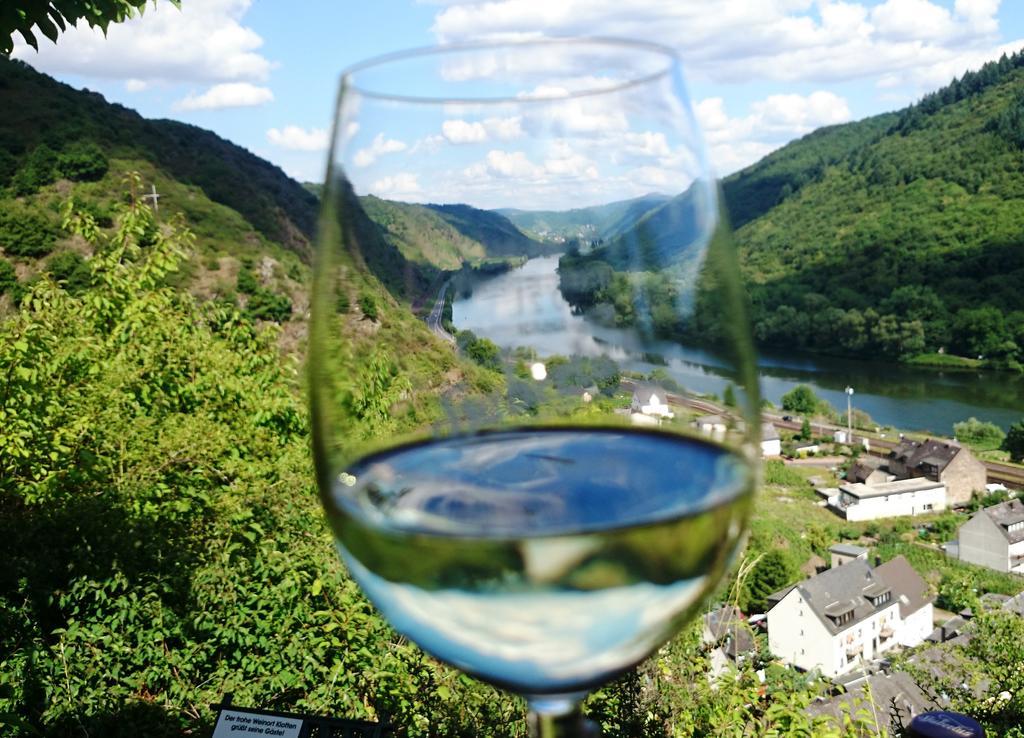Weinhotel Hubertus Garni Klotten Eksteriør billede