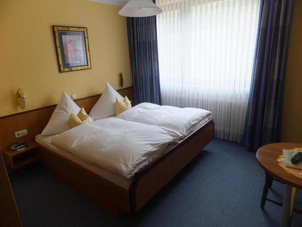 Weinhotel Hubertus Garni Klotten Værelse billede