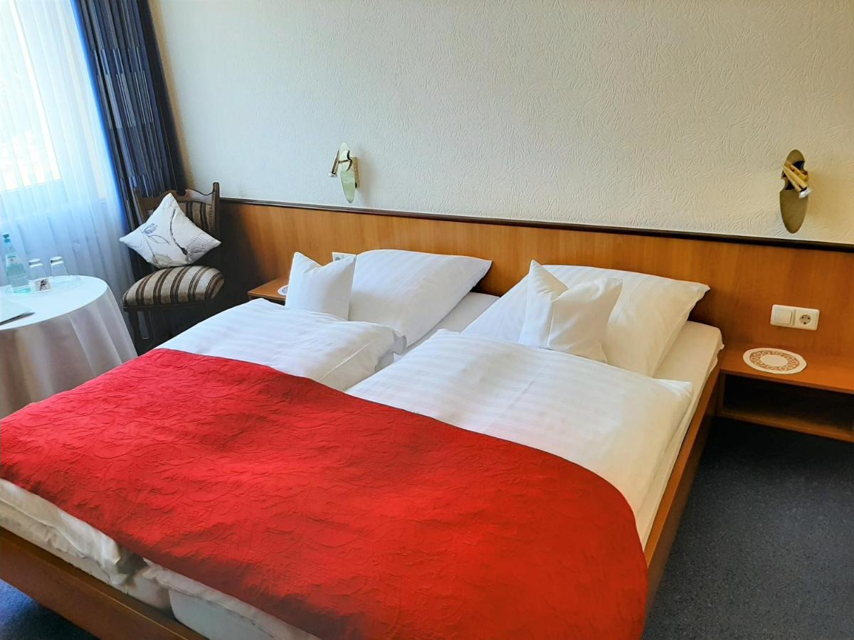 Weinhotel Hubertus Garni Klotten Eksteriør billede