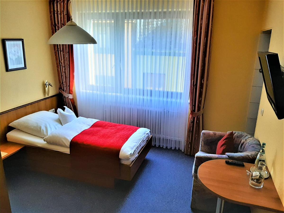 Weinhotel Hubertus Garni Klotten Eksteriør billede